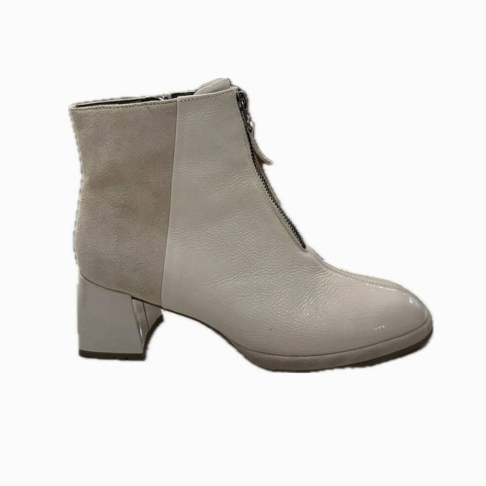 NEW SOFTWAVES women's lindy chunky heels boots in creme